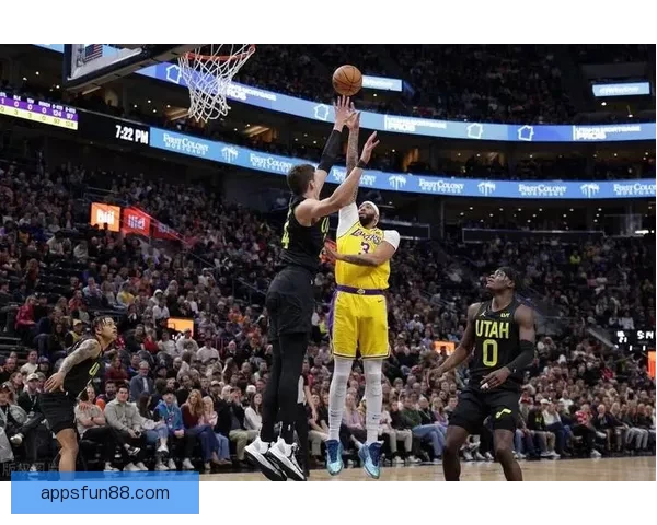 亚历山大三节狂砍湖人 八村塁正负值创全场最低纪录