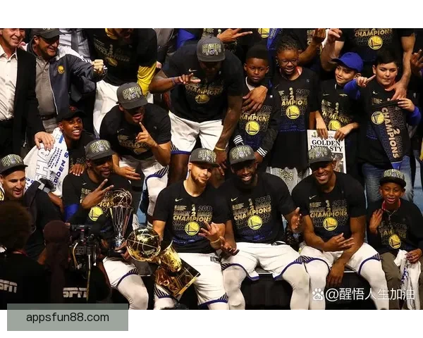 里弗斯盛赞库里改变篮球格局杜兰特与詹姆斯仍牢牢掌控联盟版图整体